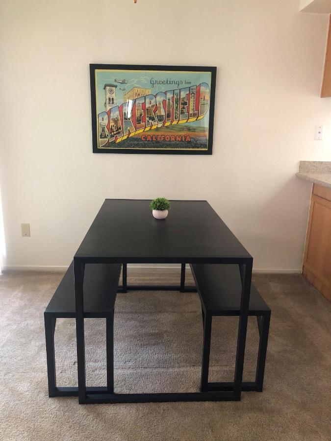 Whispering Meadows Apartments ベーカーズフィールド エクステリア 写真