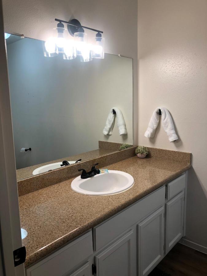 Whispering Meadows Apartments ベーカーズフィールド エクステリア 写真