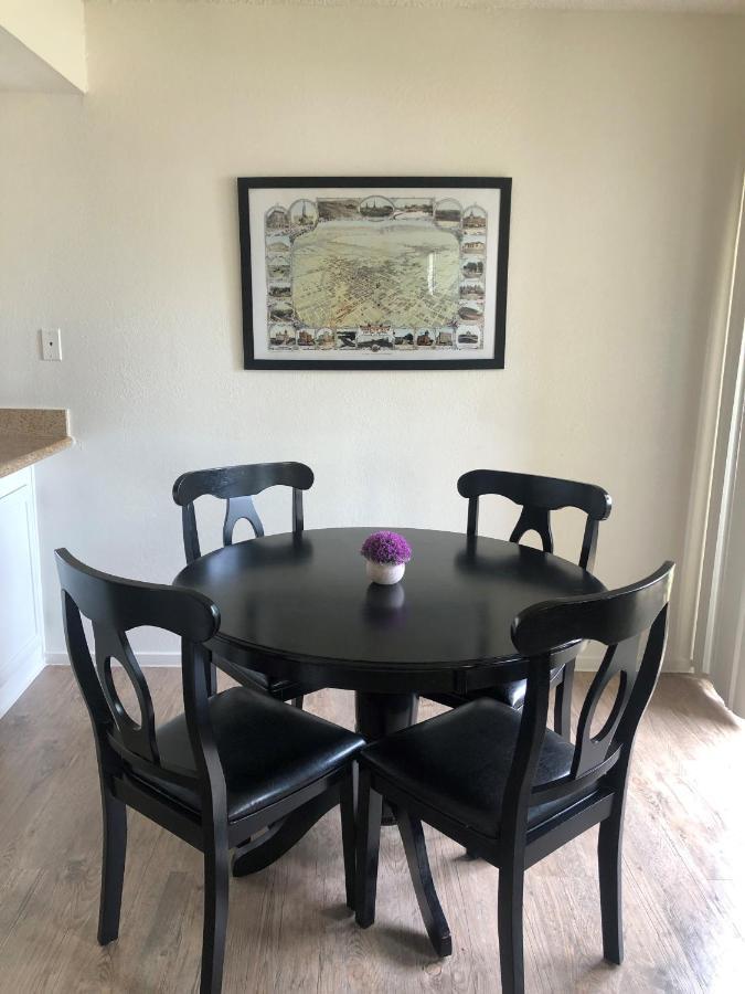 Whispering Meadows Apartments ベーカーズフィールド エクステリア 写真