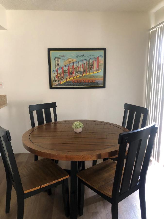 Whispering Meadows Apartments ベーカーズフィールド エクステリア 写真
