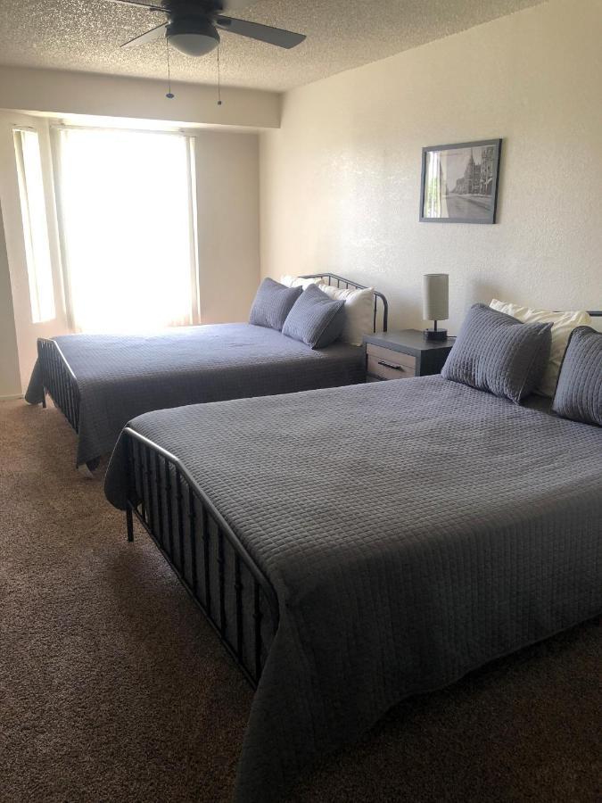 Whispering Meadows Apartments ベーカーズフィールド エクステリア 写真