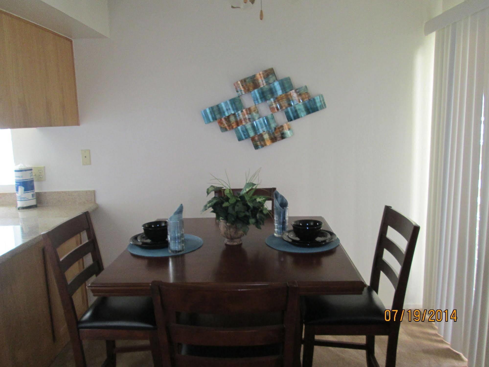 Whispering Meadows Apartments ベーカーズフィールド エクステリア 写真