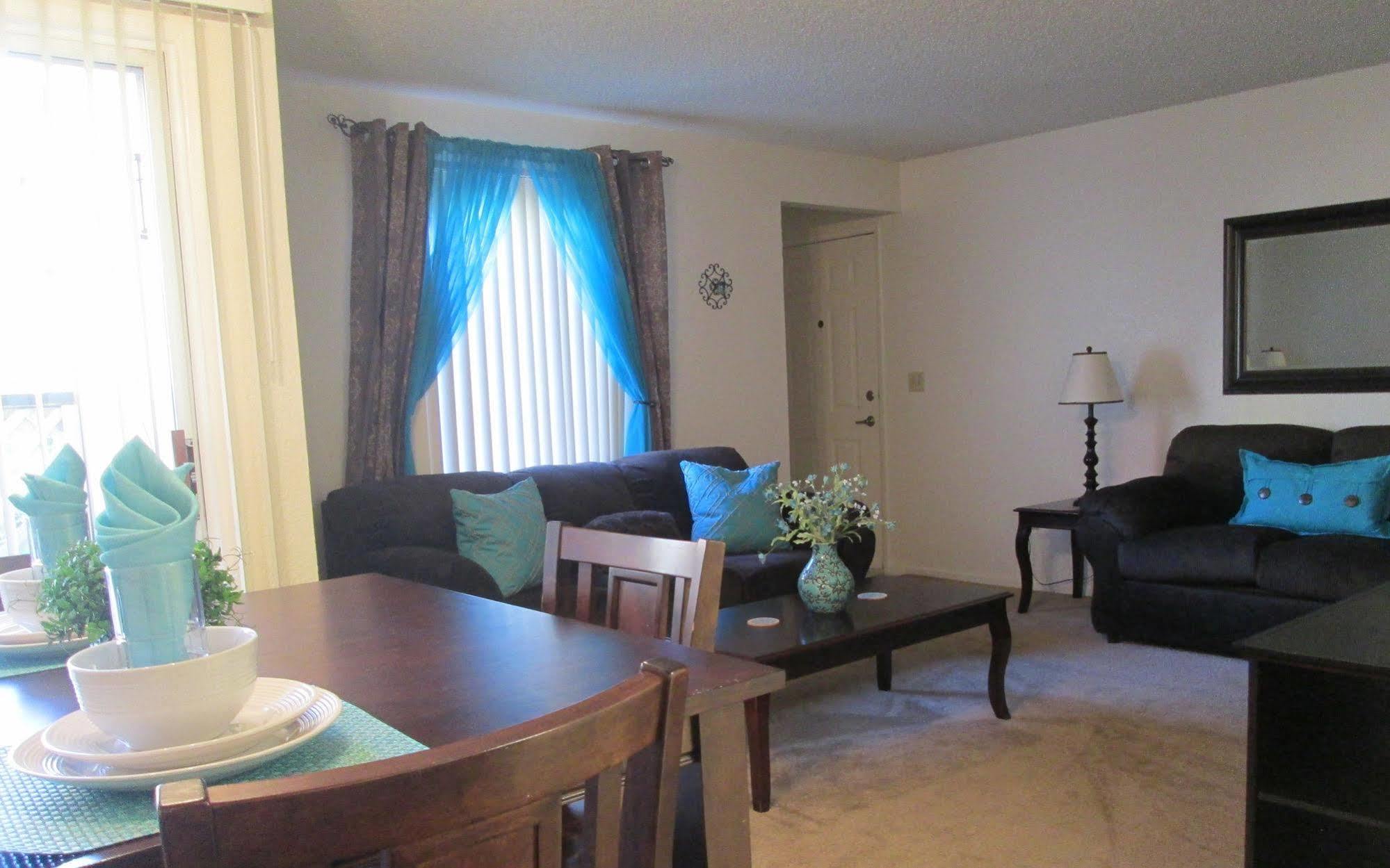 Whispering Meadows Apartments ベーカーズフィールド エクステリア 写真